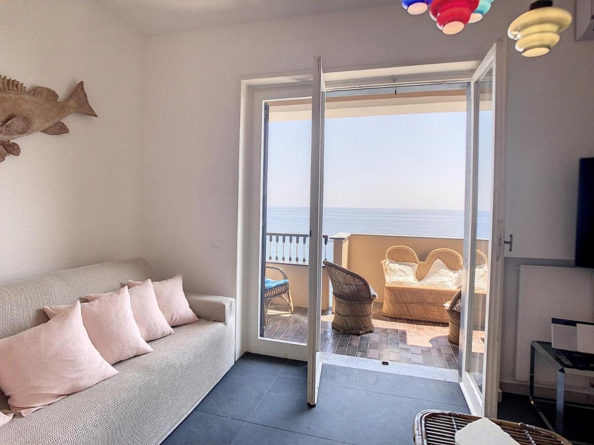 Apartment Sea House By World